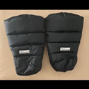 7 A.M. Enfant Black Stroller Gloves - NEW
